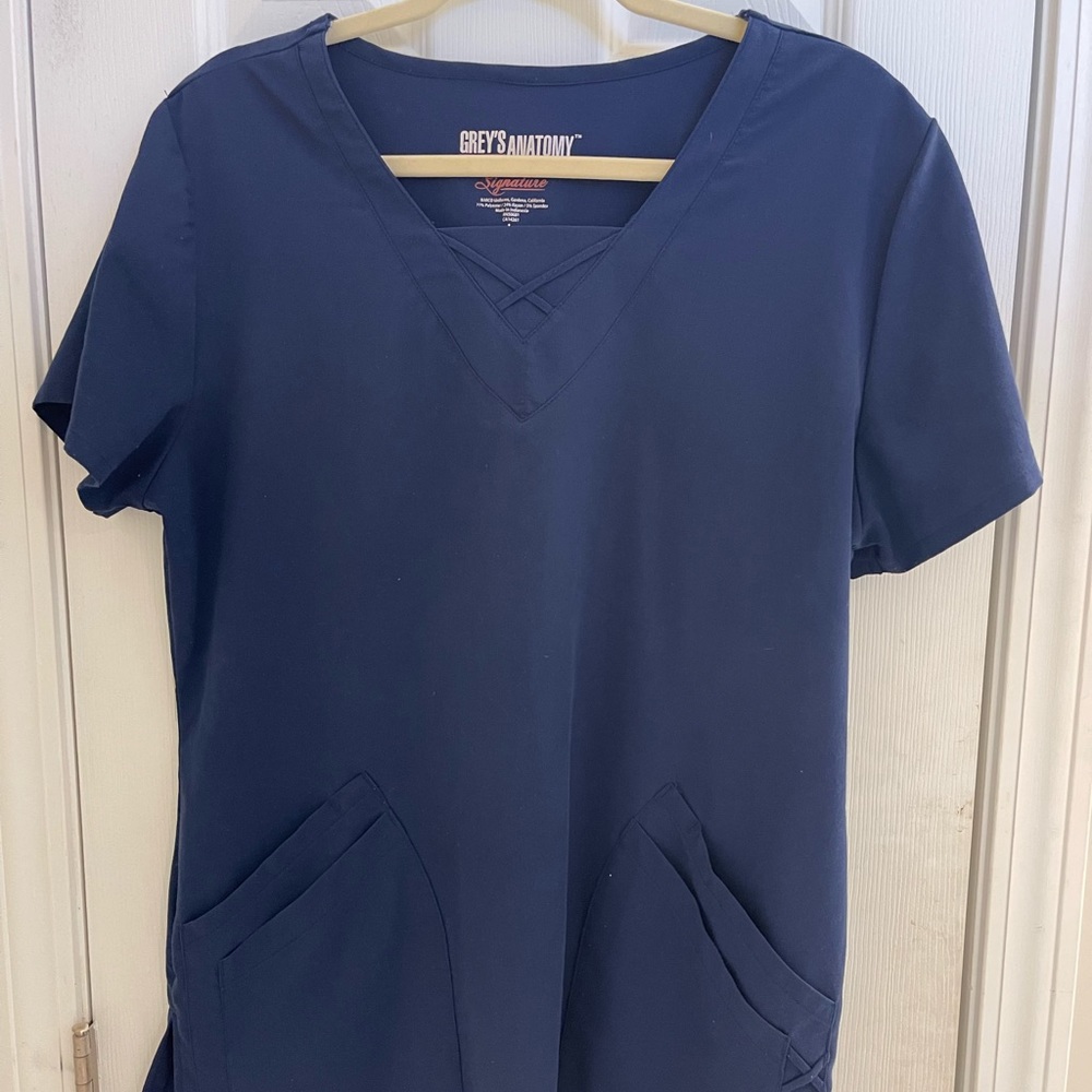 Greys Anatomy Signature Barco Scrub Top